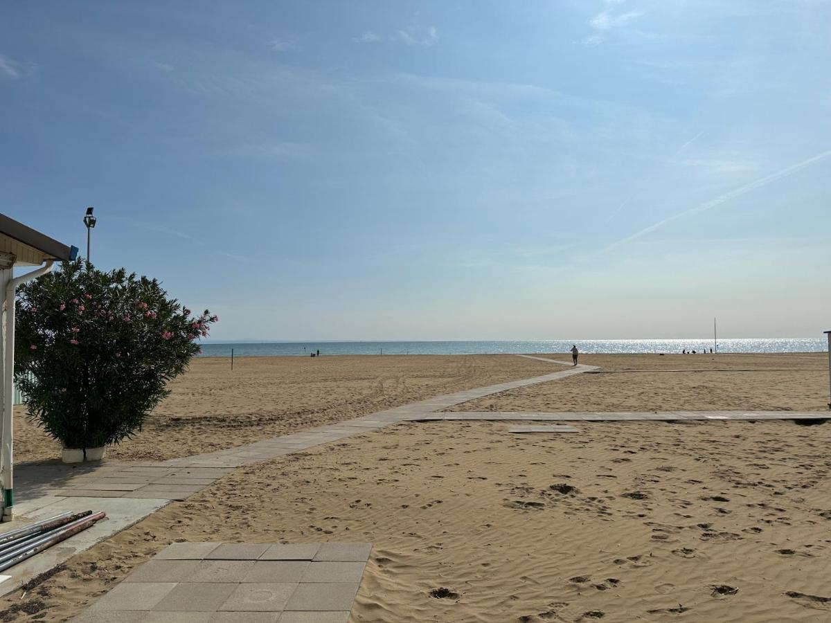 Beach Front Apartment Sabbiadoro Lignano Sabbiadoro Eksteriør bilde