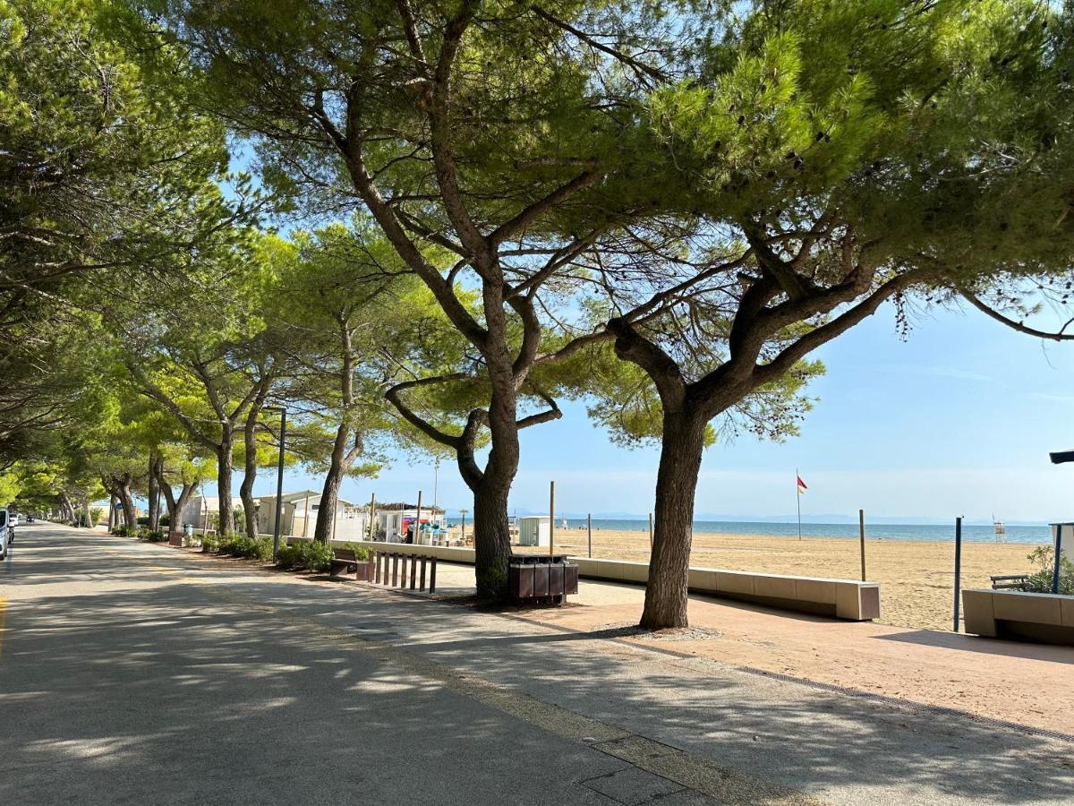 Beach Front Apartment Sabbiadoro Lignano Sabbiadoro Eksteriør bilde