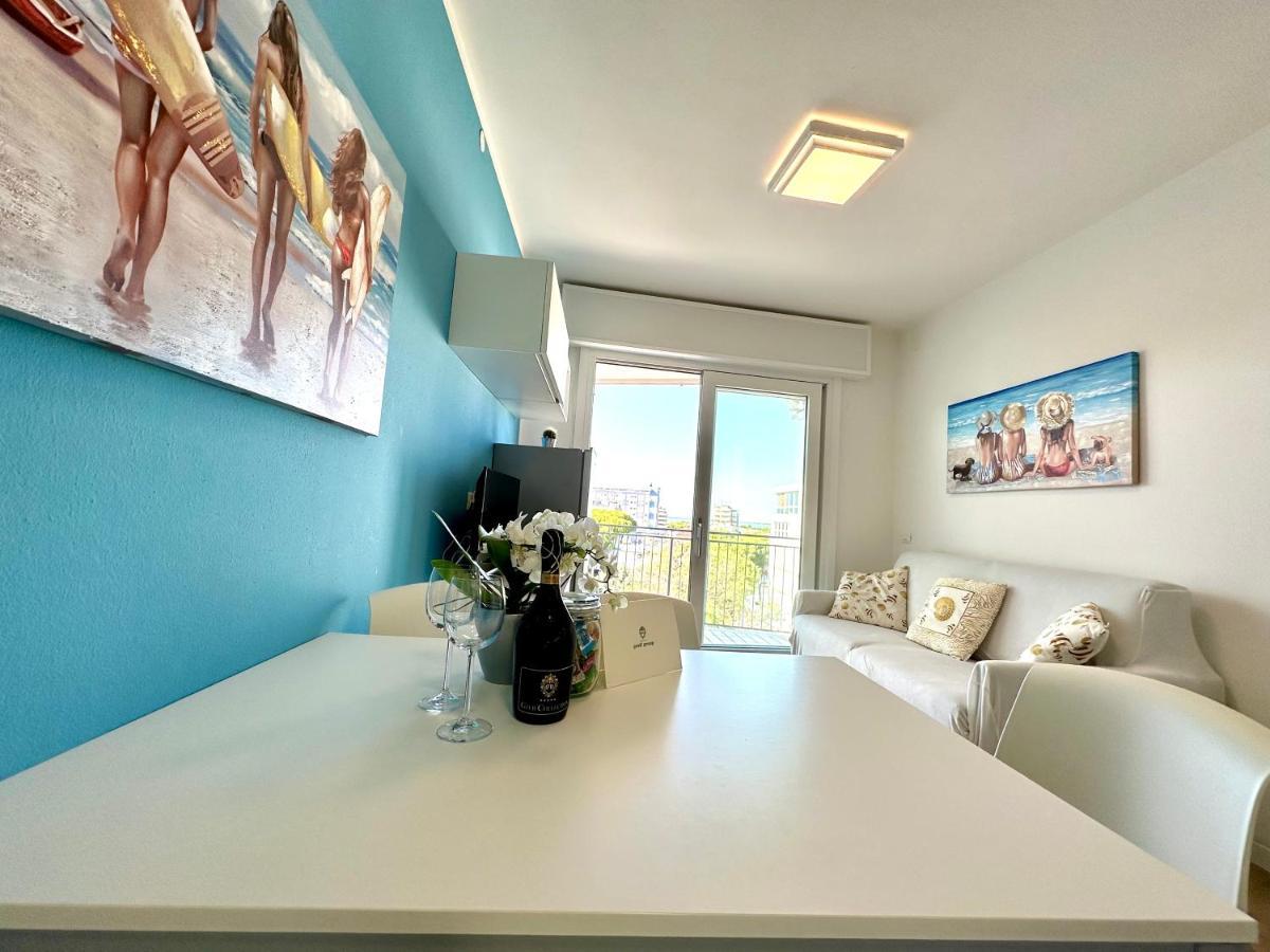 Beach Front Apartment Sabbiadoro Lignano Sabbiadoro Eksteriør bilde