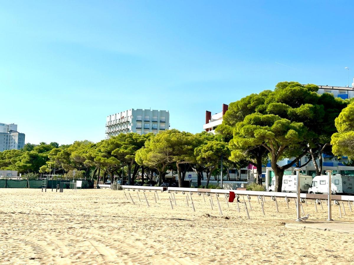 Beach Front Apartment Sabbiadoro Lignano Sabbiadoro Eksteriør bilde